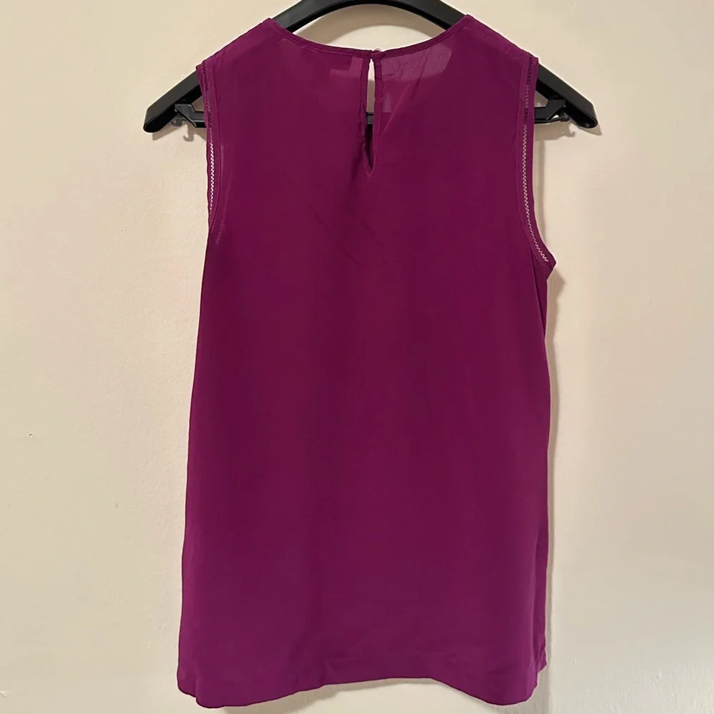 J.Crew 100% Silk Sleeveless Blouse in Beautiful Purple - Size 00 - Picture 3 of 6